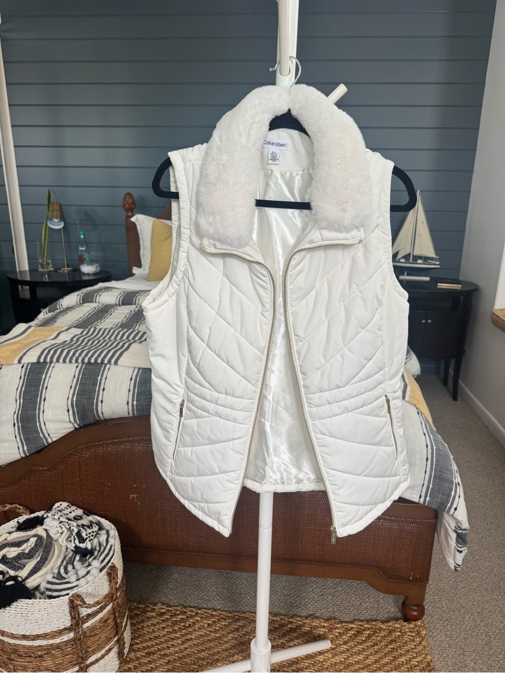 Calvin Klein Cream Quilted Vest with Faux-Fur Collar